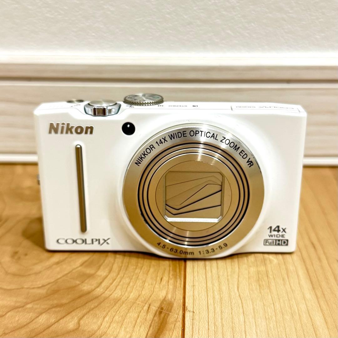 【極美品】　Nikon ニコン　COOLPIX S8200 デジカメ　コンデジ