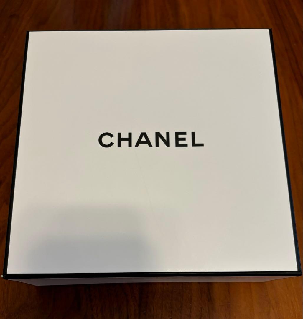 シャネルUVエサンシエル・ラクレームマン・ミロワールドゥーブルファセット