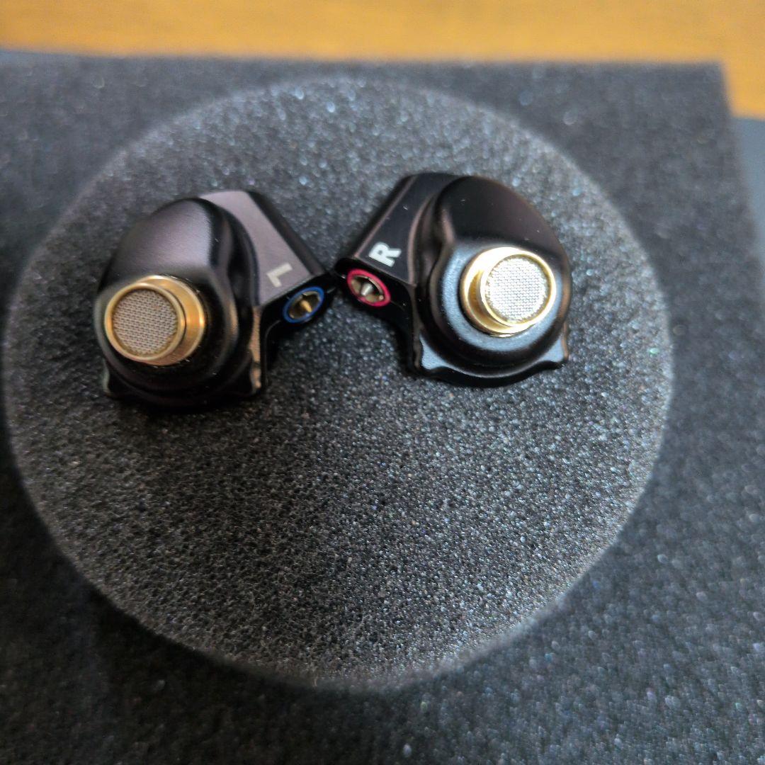 イヤホン Acoustune HS1657CU