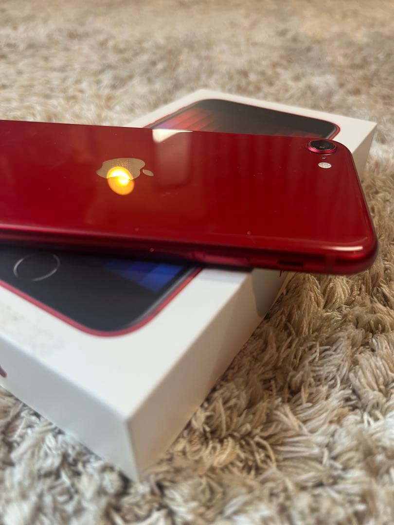 Apple iPhone SE (第3世代) レッド　128GB