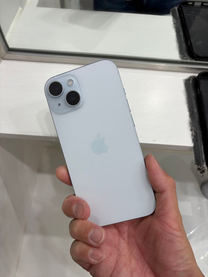 a*a様 Apple iPhone 15 本体 256gb 付属品なし　値下げし