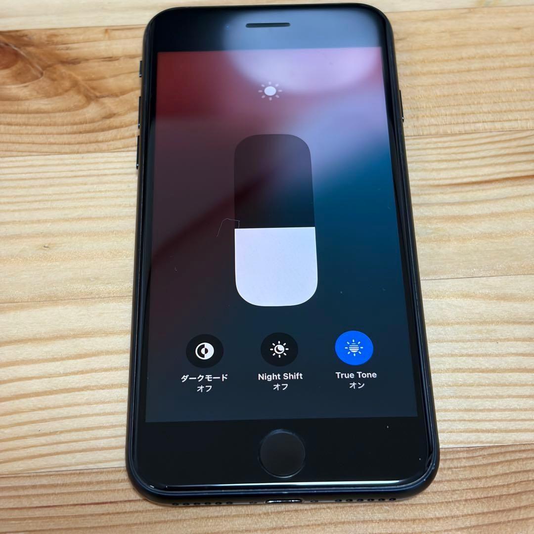 バッテリー新品　iPhoneSE第3世代64GB SIMフリー　美品