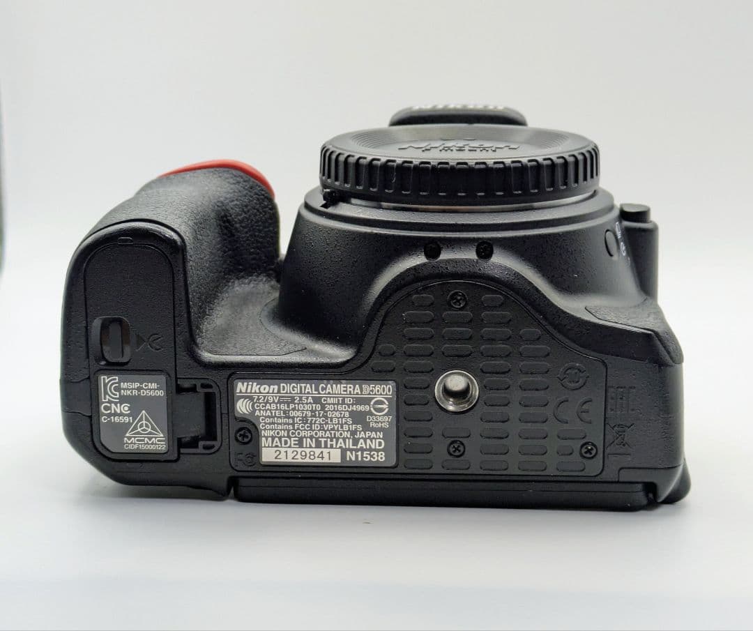 Nikon　D5600 ＋　レンズ　(18-55)VR