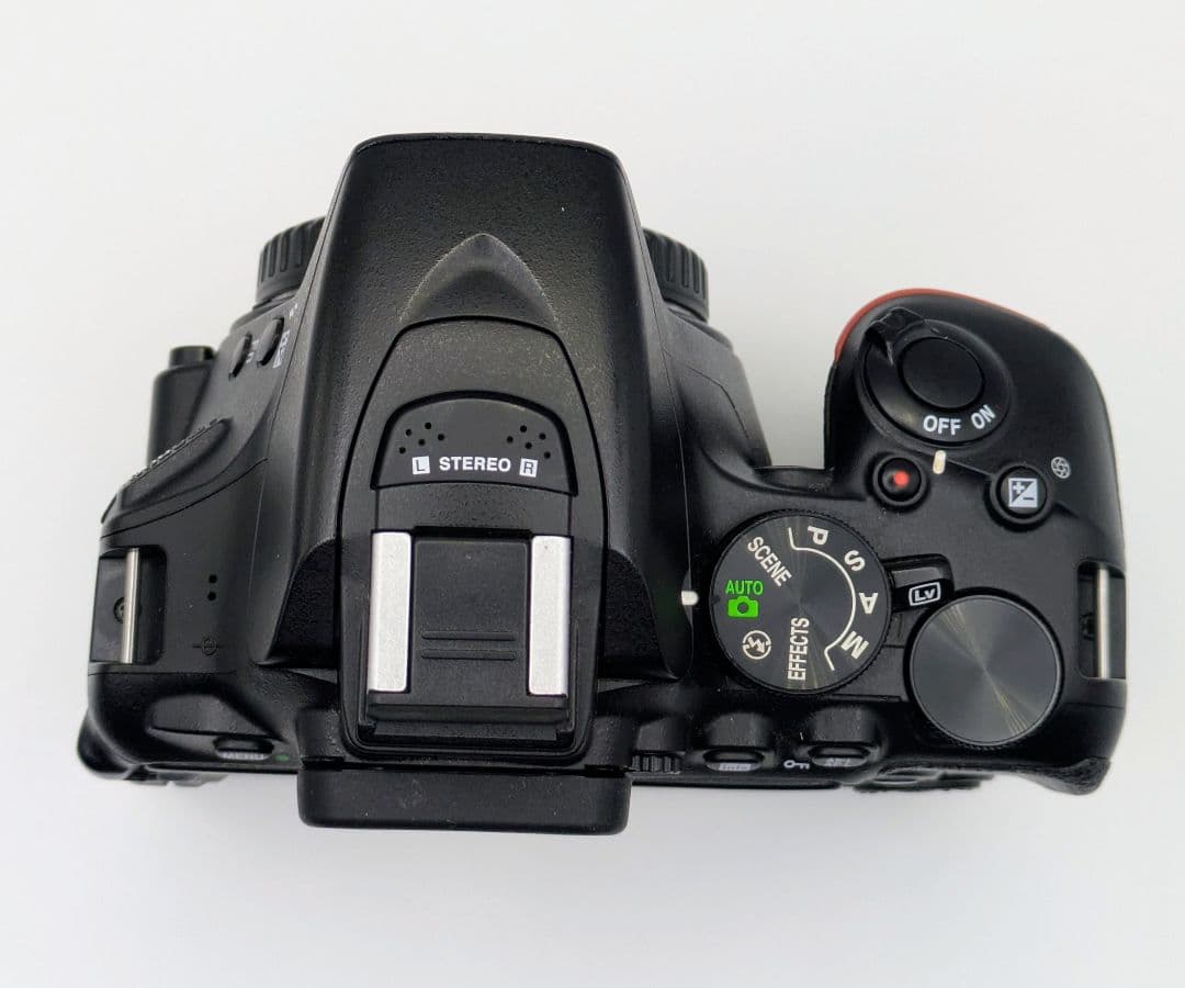 Nikon　D5600 ＋　レンズ　(18-55)VR