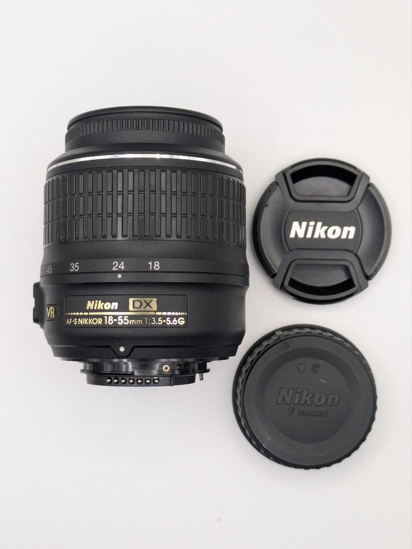 Nikon　D5600 ＋　レンズ　(18-55)VR