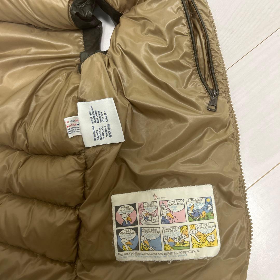 MONCLER フード付きダウンベスト オリーブグリーン　hry26