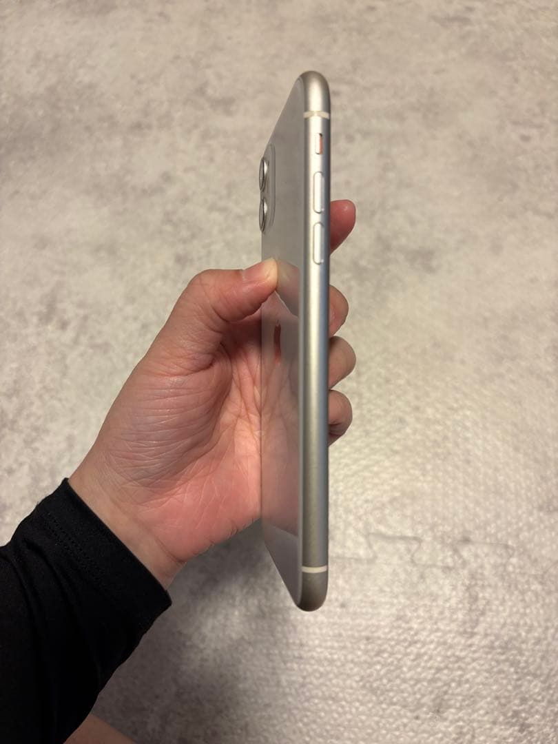 液晶傷なし【ホワイト】Apple iPhone 11 本体