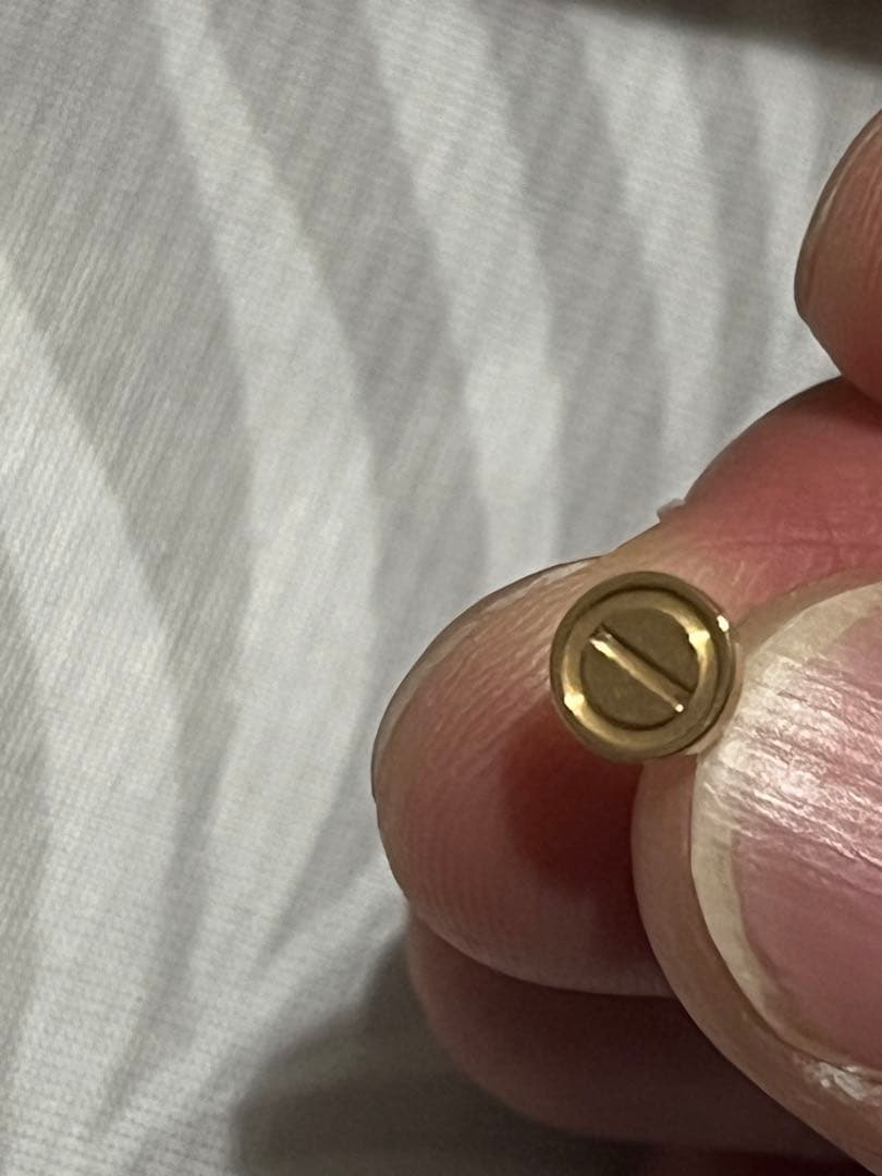 カルティエ　ラブ　LOVE シングルピアス　K18 イエローゴールド　片耳