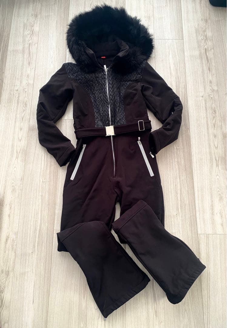 海外製　女性用スキーウェア　レディーススキーウェア　サイズS 一回のみ使用