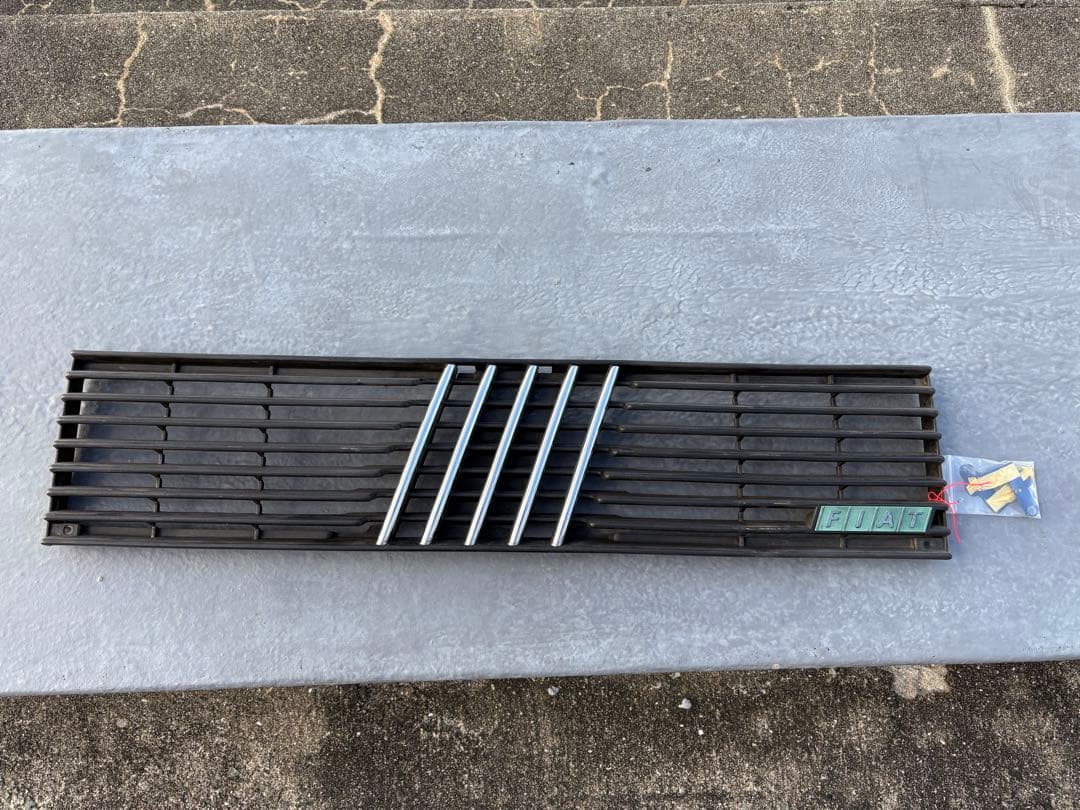 フィアットパンダ　141フロントグリル　前期　ステー付属　FIAT PANDA