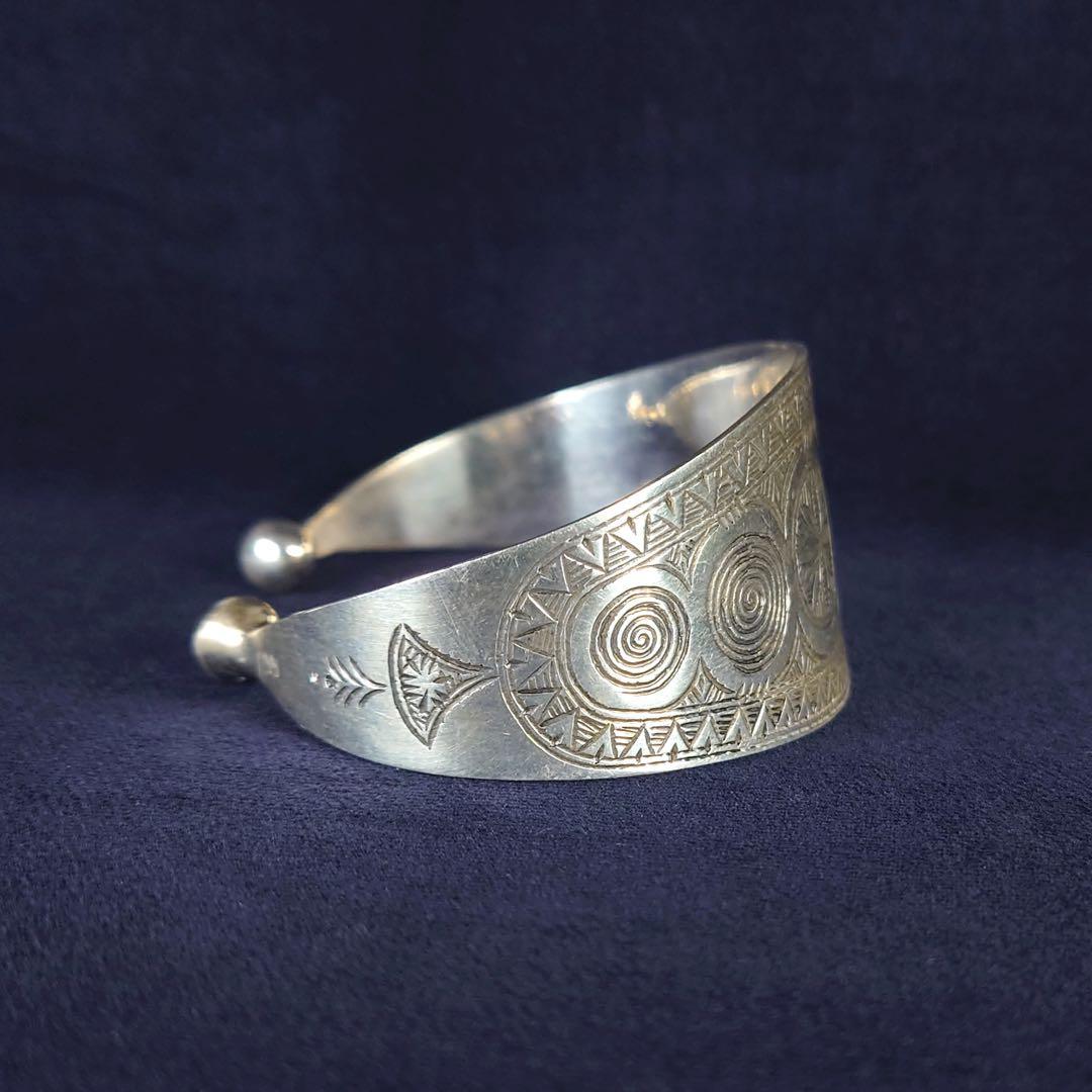 【モロッコ直輸入】トゥアレグ族　高純度シルバーバングル