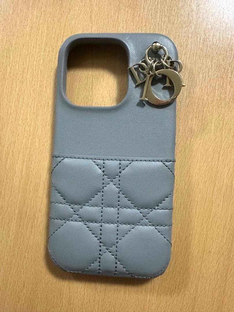 Christian DiorキルティングレザーケースiPhone14proグレー