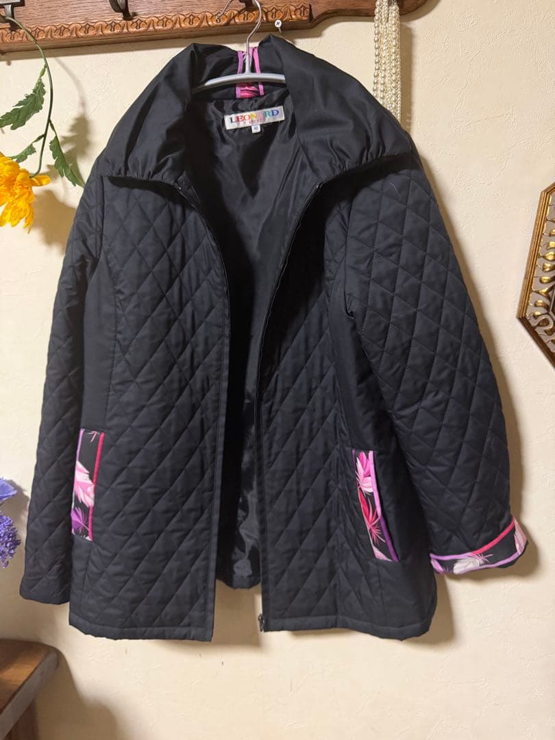 レオナールスポーツ　ブラックジャケット　ショートコート　中綿ブルゾン