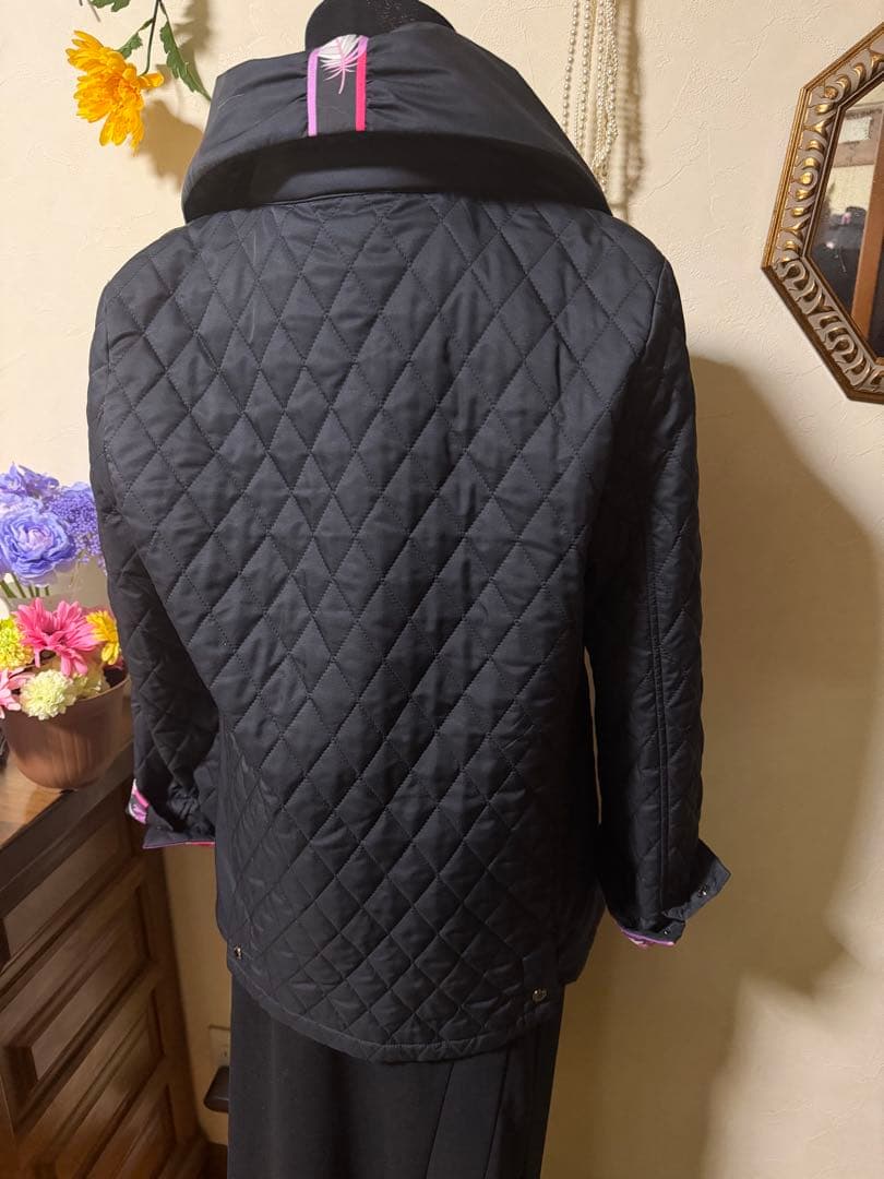 レオナールスポーツ　ブラックジャケット　ショートコート　中綿ブルゾン