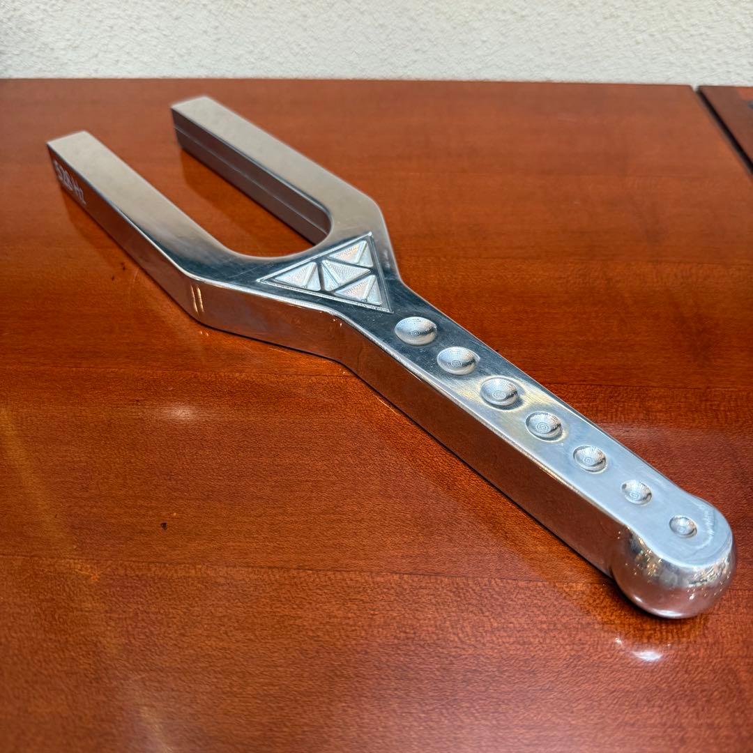 〈鈴様〉音叉　528 Hz 大型チューニングフォーク　ソルフェジオ周波数