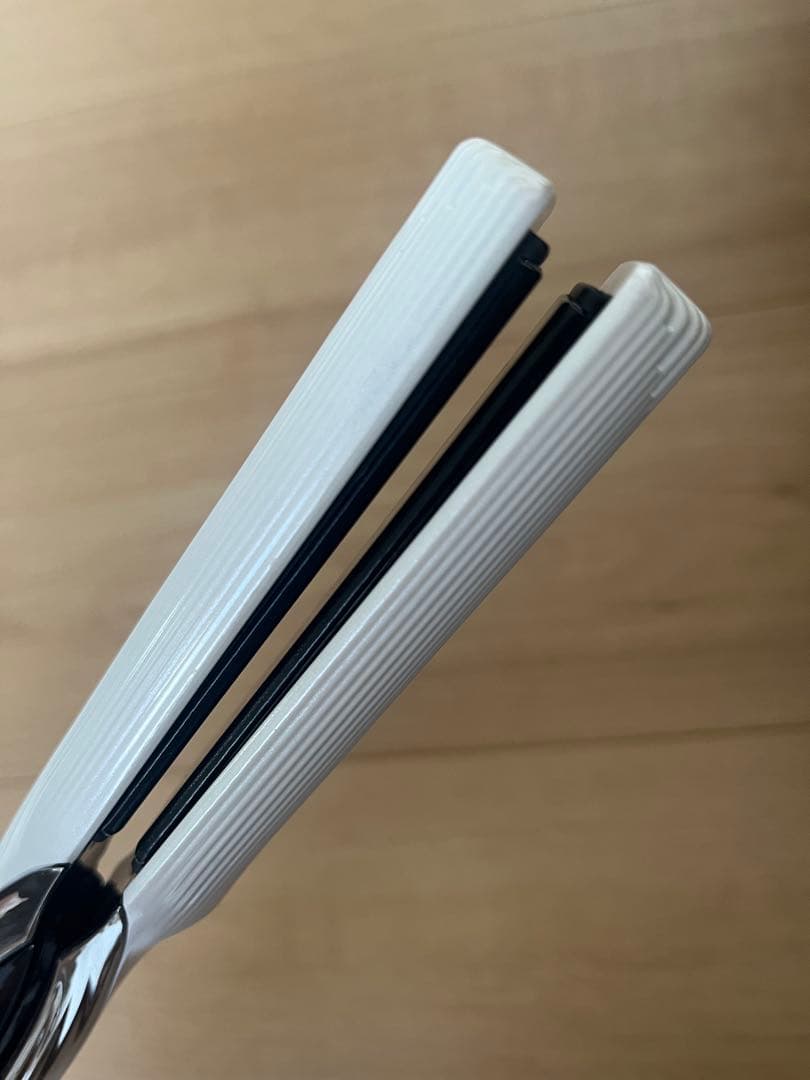 Refaストレートヘアアイロン デジタル表示