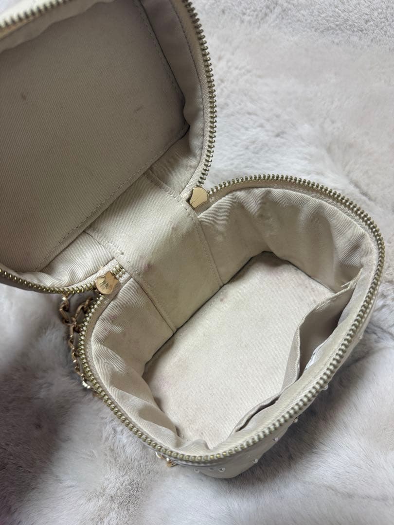 Darichダーリッチバニティキルティングパールスクエアミニバッグ