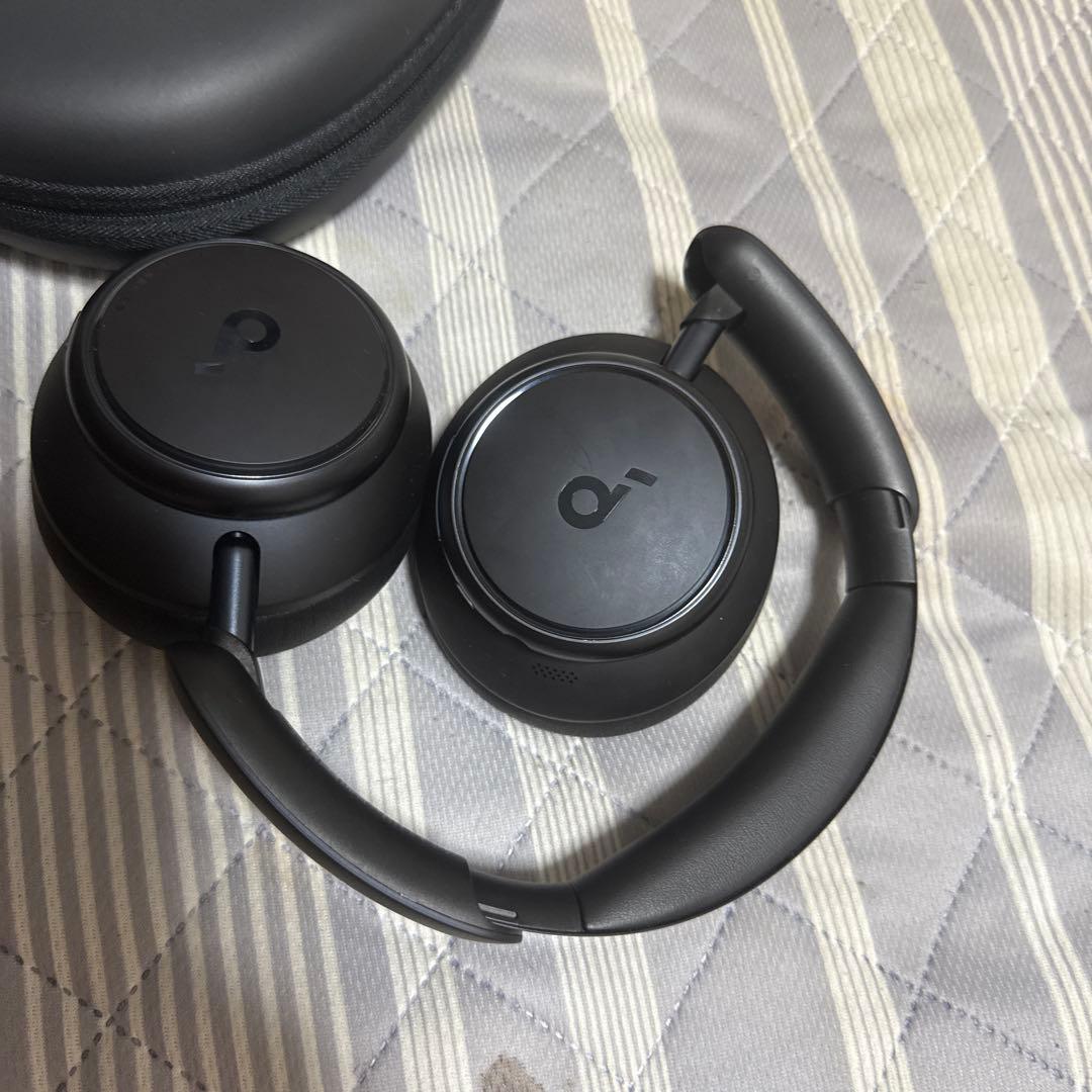 soundcore ワイヤレスヘッドホン ブラック 専用ケース付き