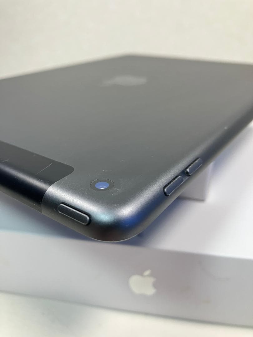 iPad 7世代　32GB グレー　セルラー カバーガラス付