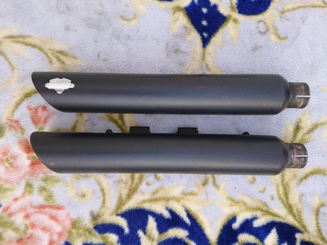 ハーレー　バンス＆ハインズ　ツインスラッシュ　スリップオン　マフラー