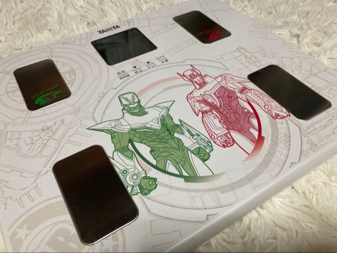 タニタ 体組成計 TIGER & BUNNY 2モデル