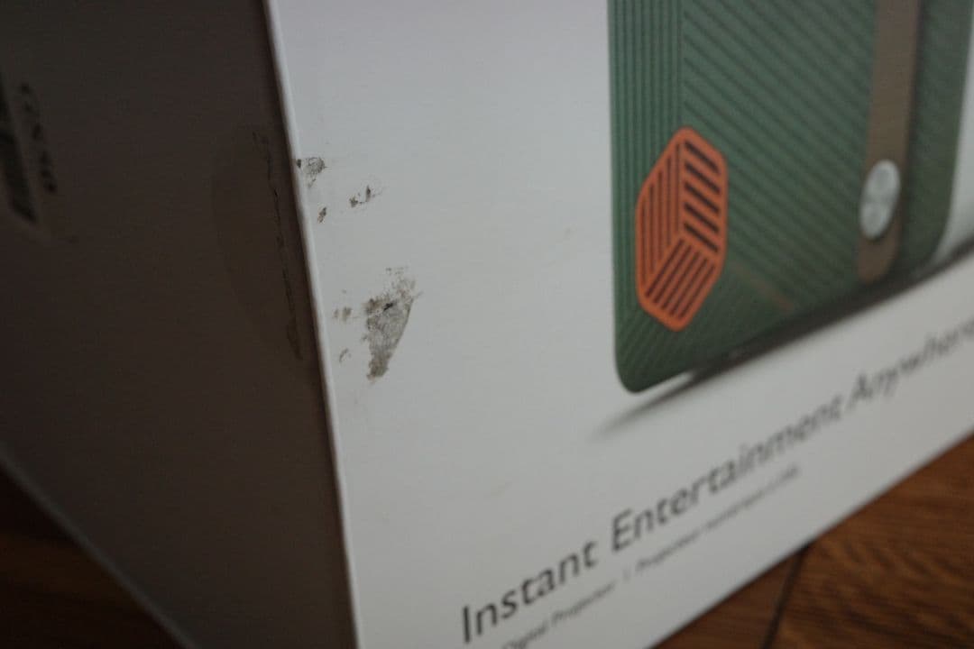 BenQ GS50 フルHD画質 モバイルLEDプロジェクター（別売品の三脚付）