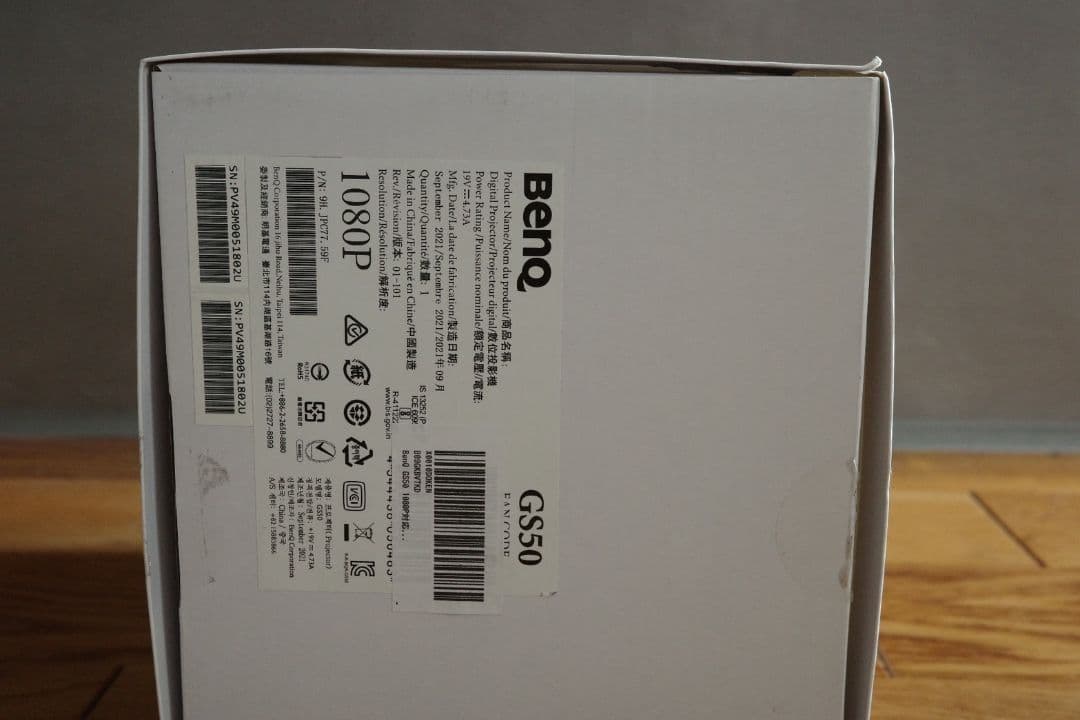 BenQ GS50 フルHD画質 モバイルLEDプロジェクター（別売品の三脚付）