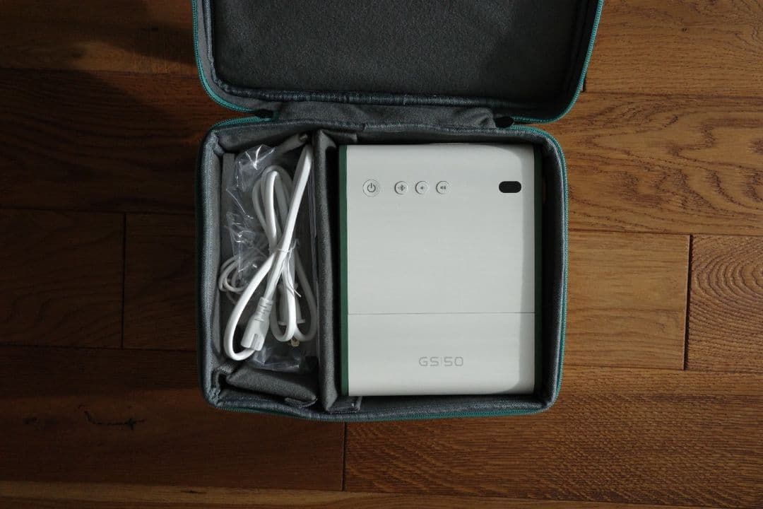 BenQ GS50 フルHD画質 モバイルLEDプロジェクター（別売品の三脚付）