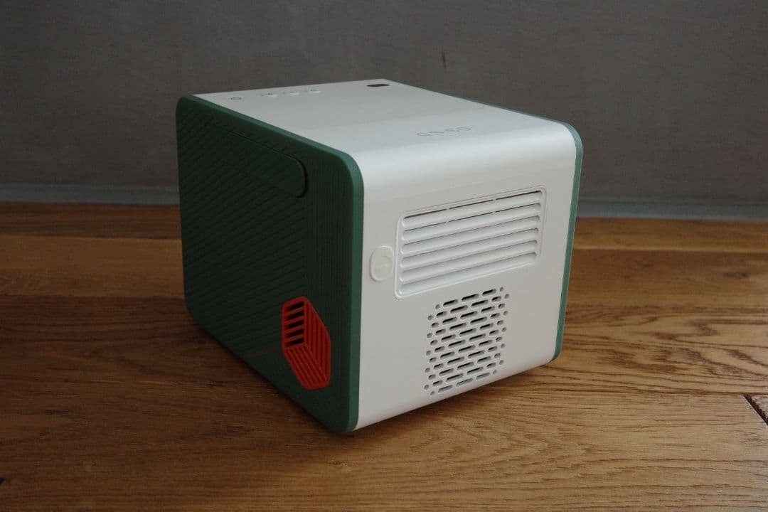 BenQ GS50 フルHD画質 モバイルLEDプロジェクター（別売品の三脚付）