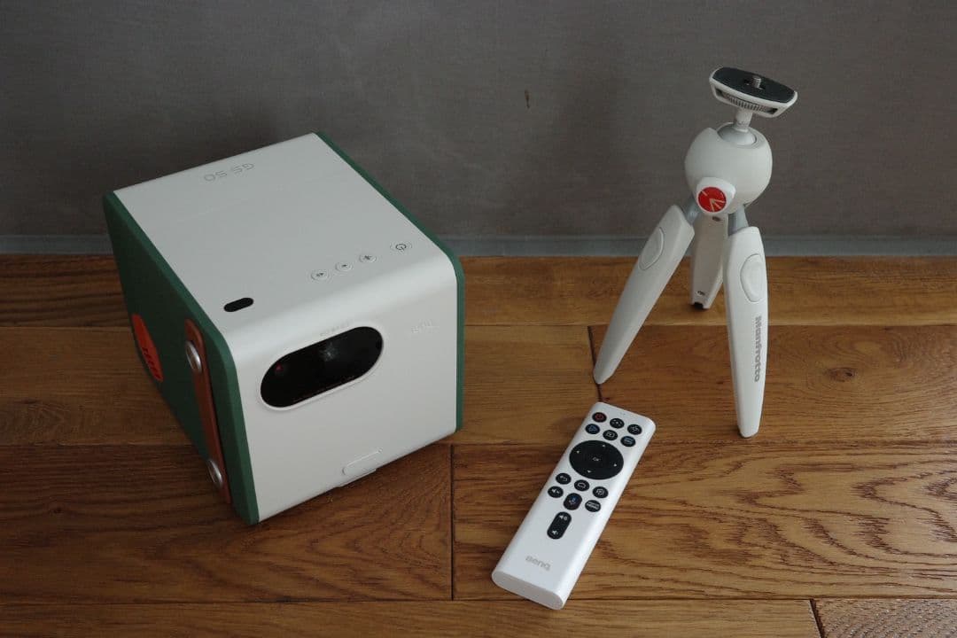 BenQ GS50 フルHD画質 モバイルLEDプロジェクター（別売品の三脚付）