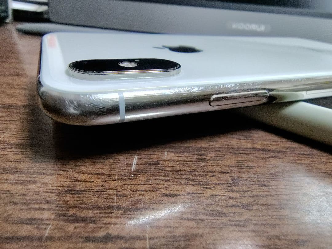 iPhone XS　256GB　シルバー　SIMフリー　美品　初期化済み