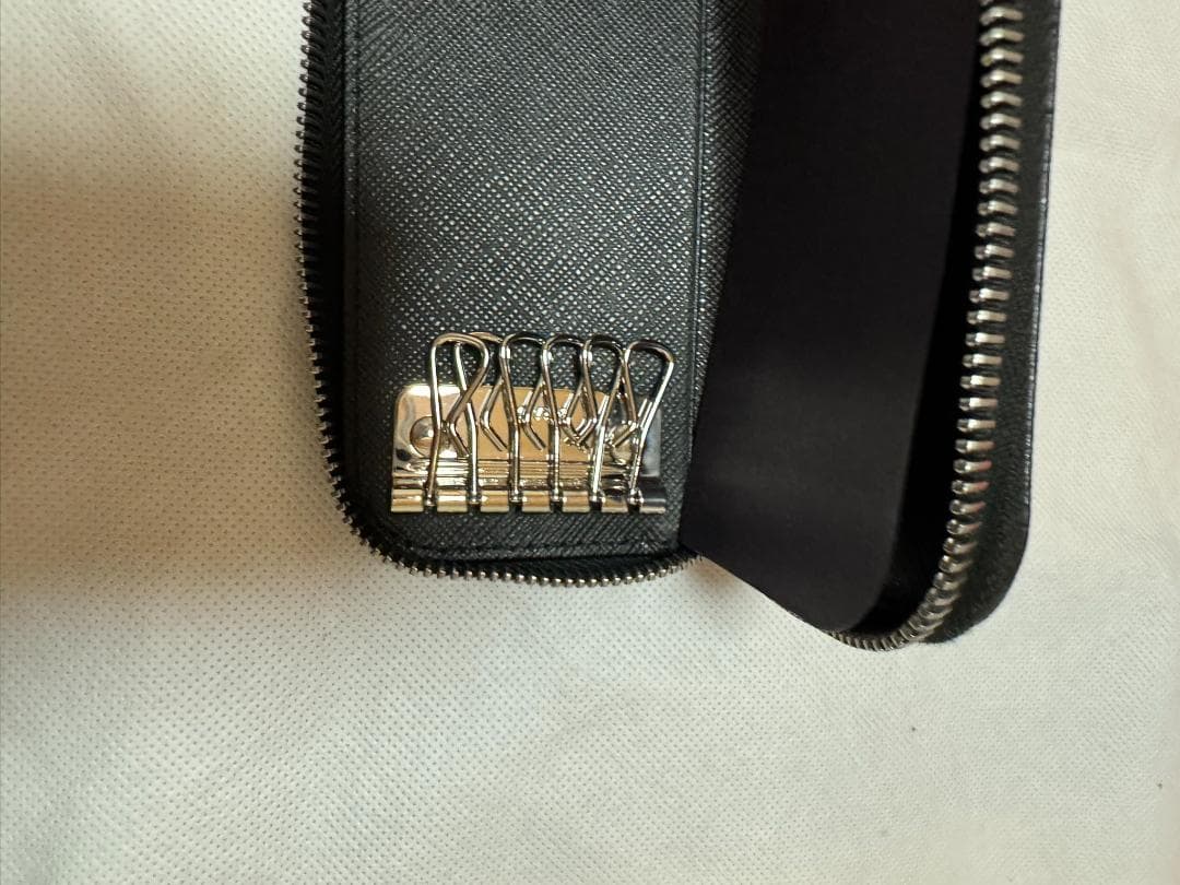 新品未使用　PRADA ブラック レザー キーケース