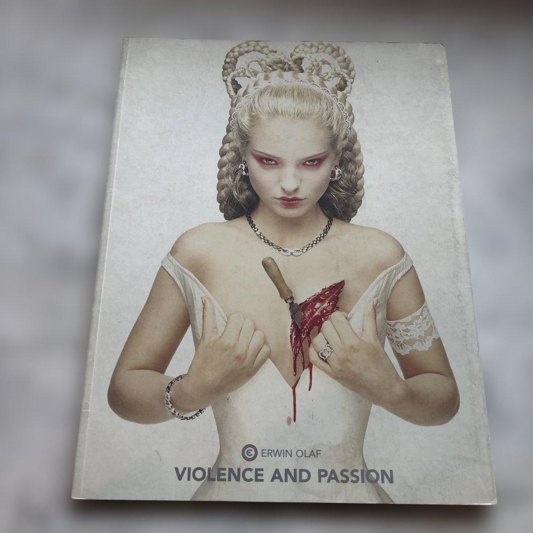 希少　Violence and Passion　Erwin Olaf　写真集