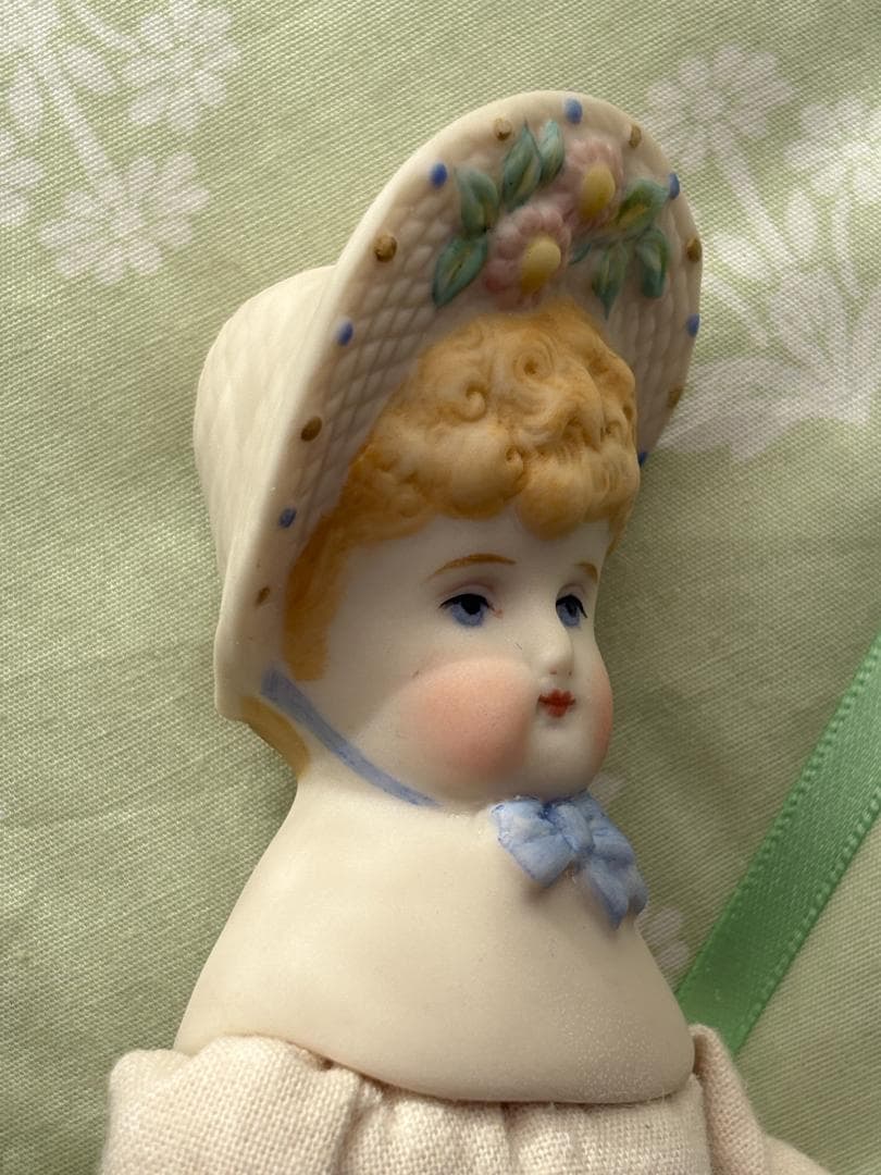 ✨期間限定✨ボネットヘッドのパリアンドール　ビスクドール　ミニョネット