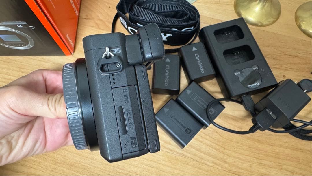 SONY α6400 ミラーレス一眼 本体と付属品