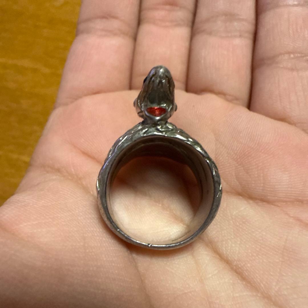 ヴィヴィアンウエストウッドのスネークリン