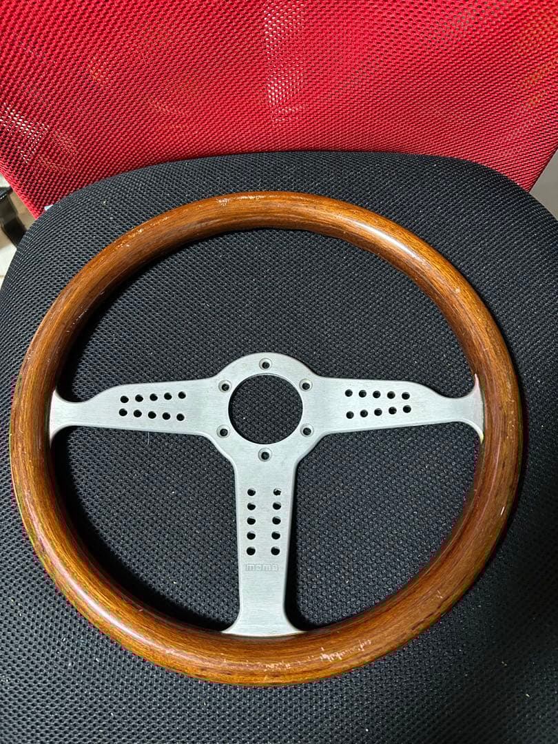 希少　MOMO（モモ）　ステアリング