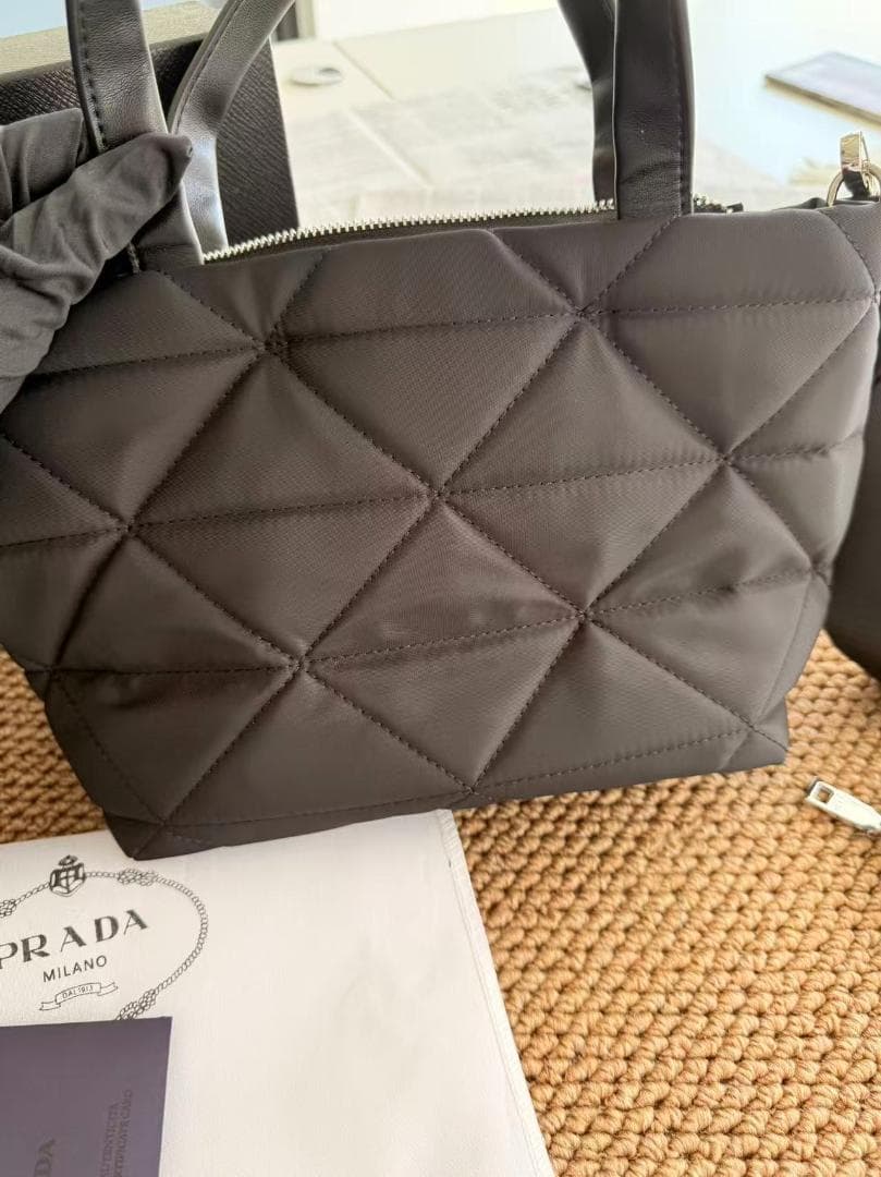 mon ブラック ナイロン ショルダ