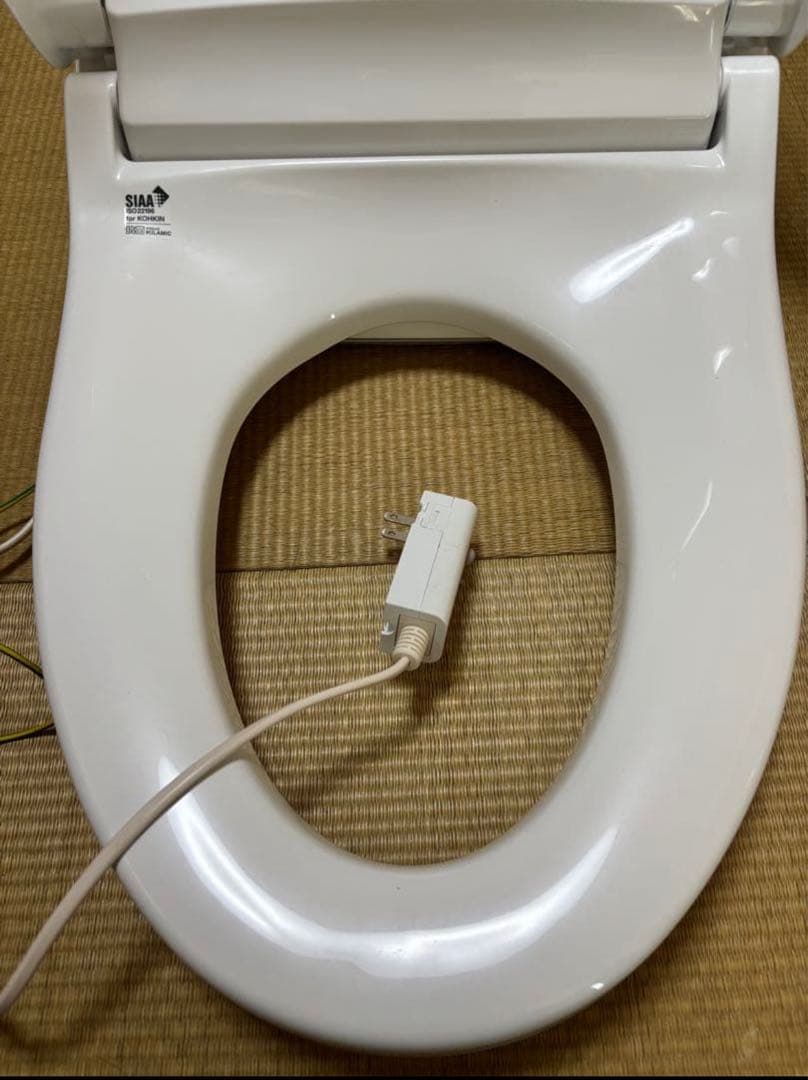 大幅値下げ！【未通水展示品　一部部品なしCW-KA32】LIXILシャワートイレ