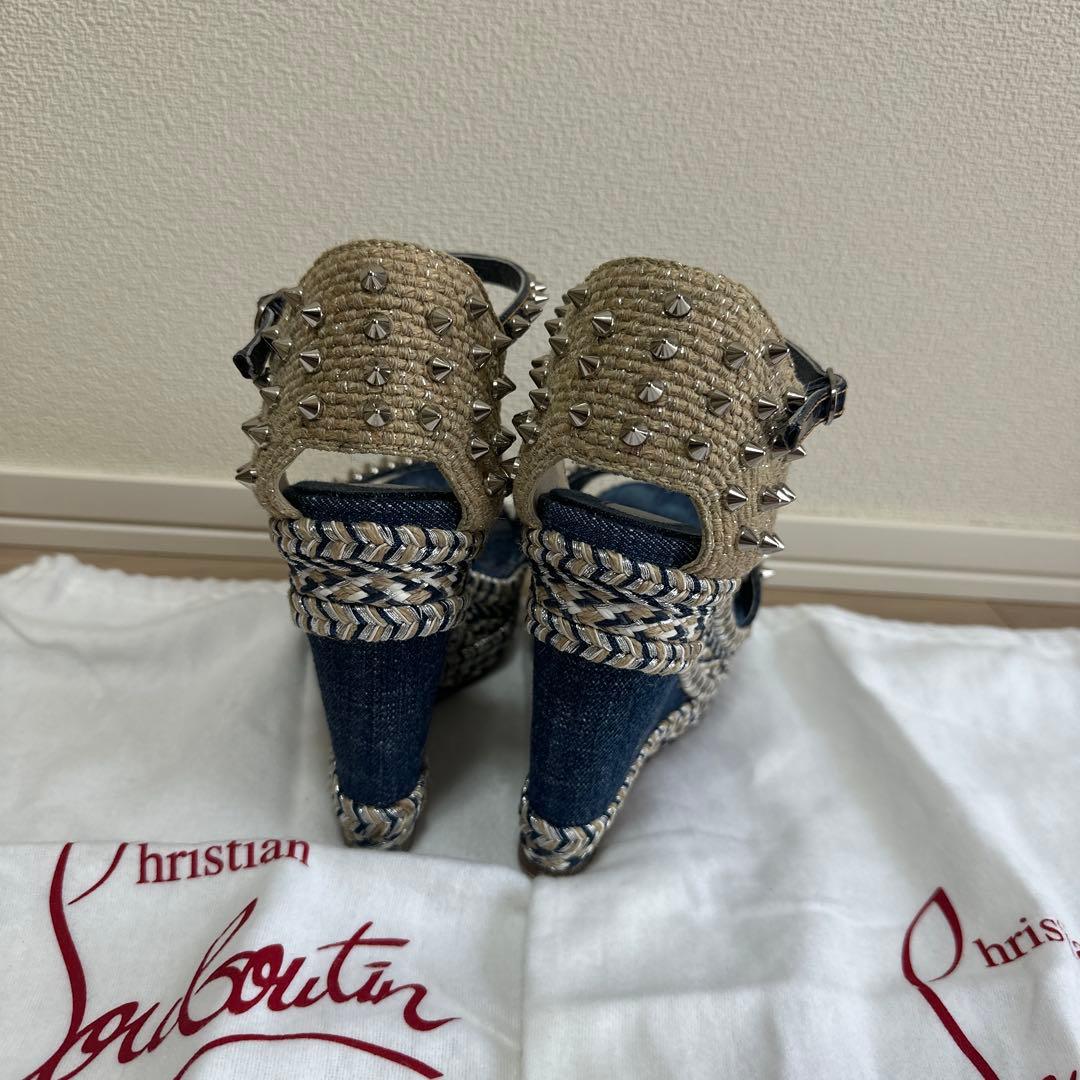 Christian Louboutin スタッズ付きサンダル
