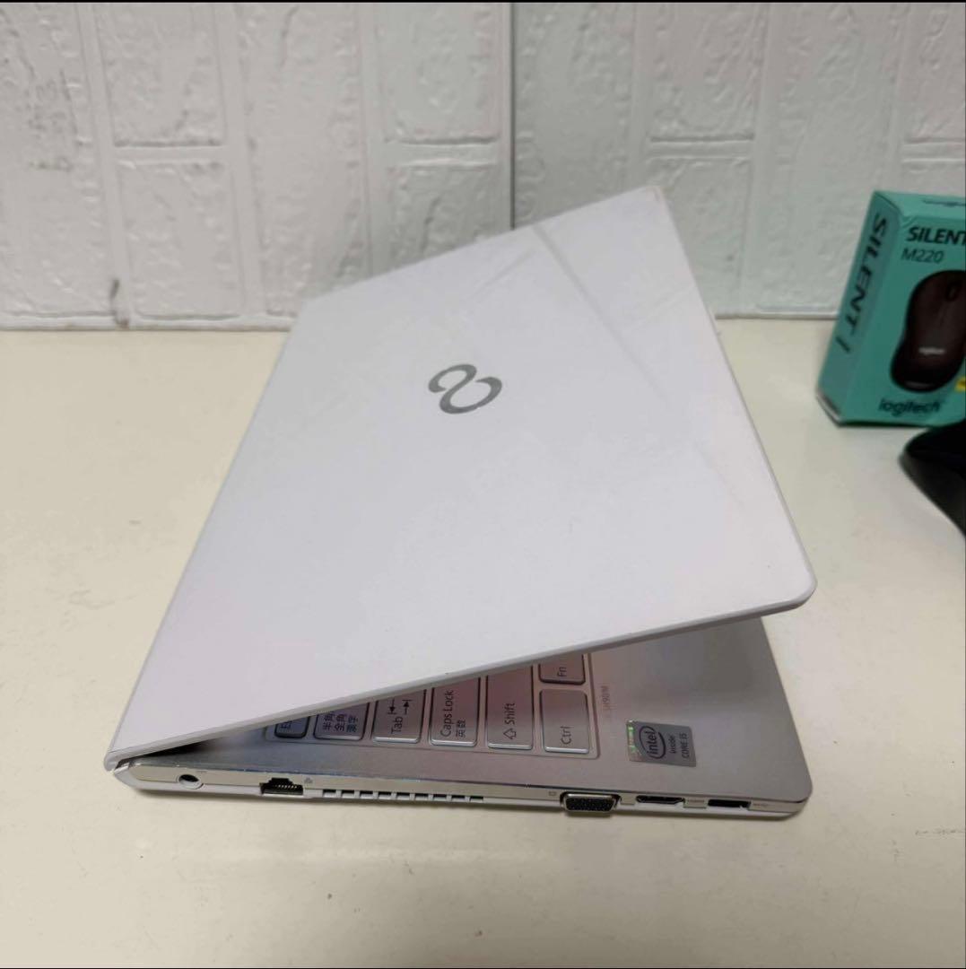 Windows11 オフィス付き　Core i5 SSD 富士通タッチノートPC