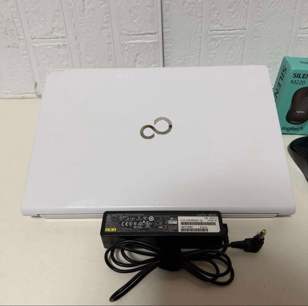 Windows11 オフィス付き　Core i5 SSD 富士通タッチノートPC