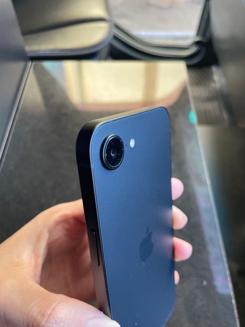 iPhone 16e 256GB（SIMフリー）美品【早い者勝ち】