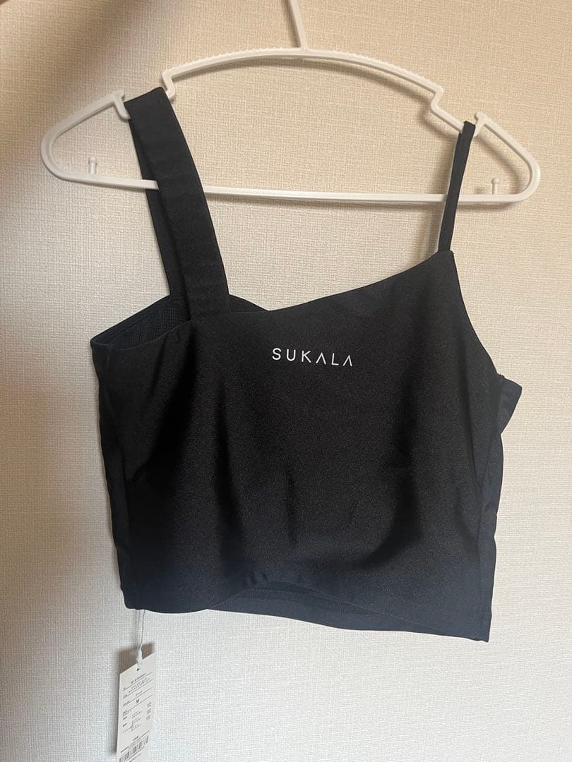 SUKALA シャインストレッチアシンメトリーブラトップ