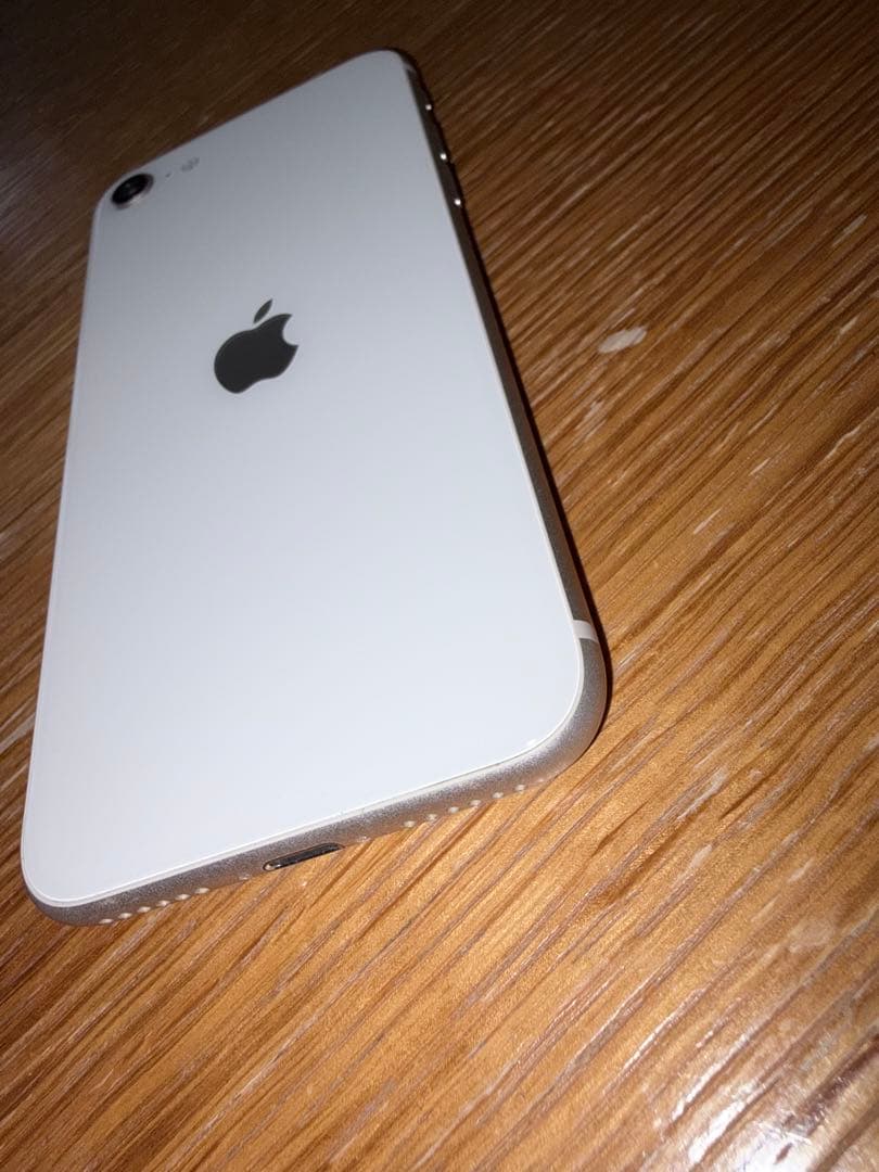 Apple iPhone SE (第3世代) ホワイト