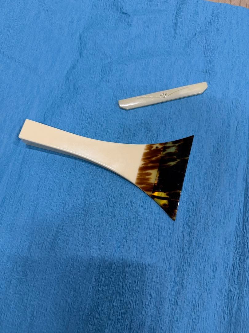 ケース付き　三味線本体 白 オレンジ装飾