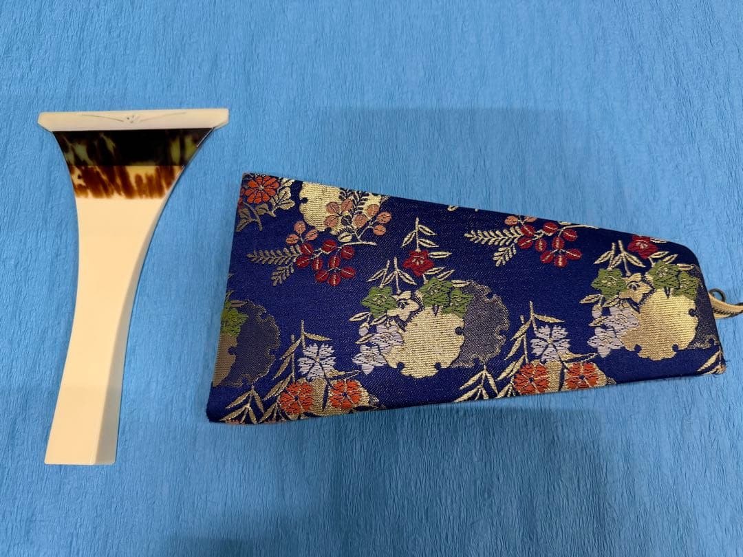 ケース付き　三味線本体 白 オレンジ装飾