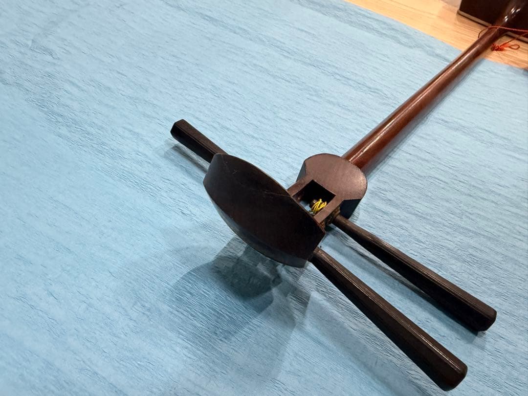 ケース付き　三味線本体 白 オレンジ装飾