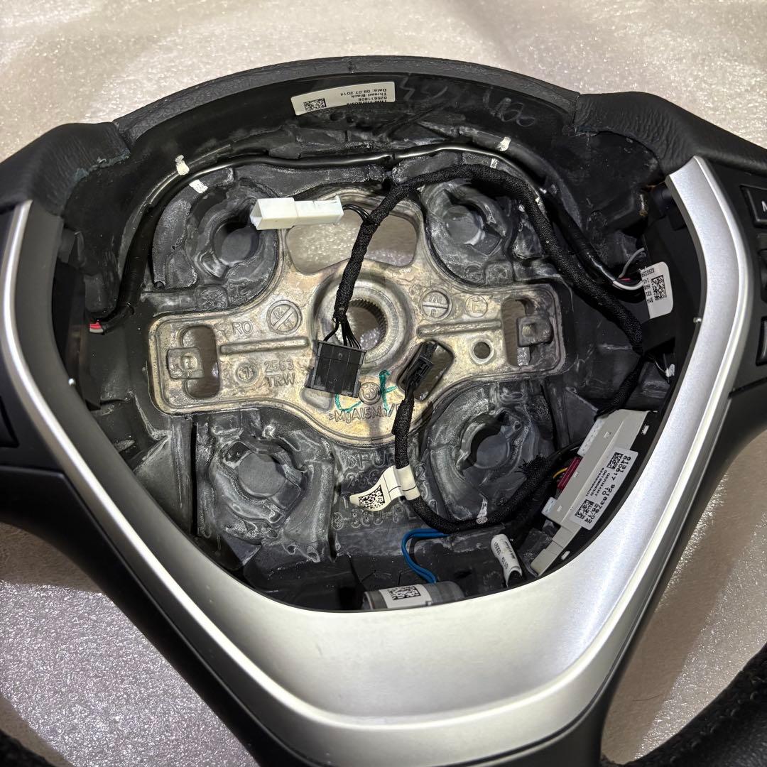  ステアリングホイール 本体　エアバックなし