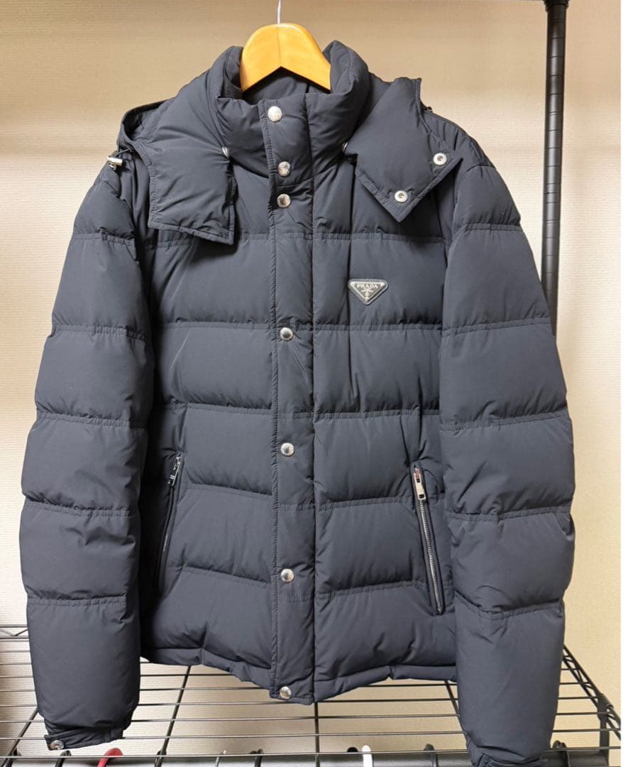週末最終セール　PRADA フード付きダウンジャケット ブラック　サイズ48